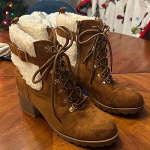 TOP MODA 2.5” heeled lace up faux fur boot - size 10